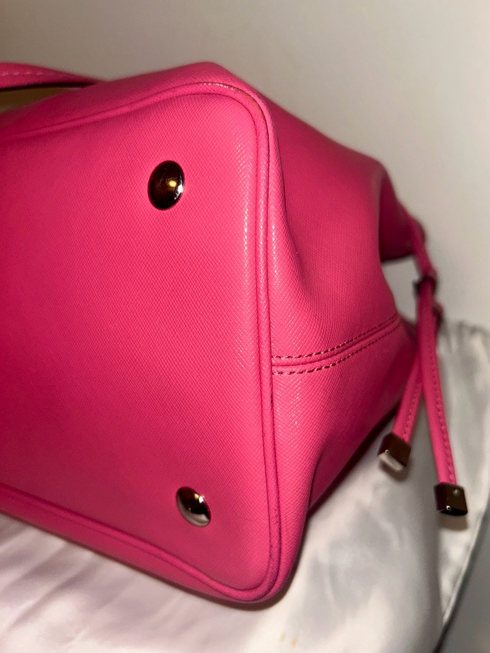 Coach Peyton Leather Drawstring Carryall Bag in the vibrant "Pomegranate" - Picture 9 of 12